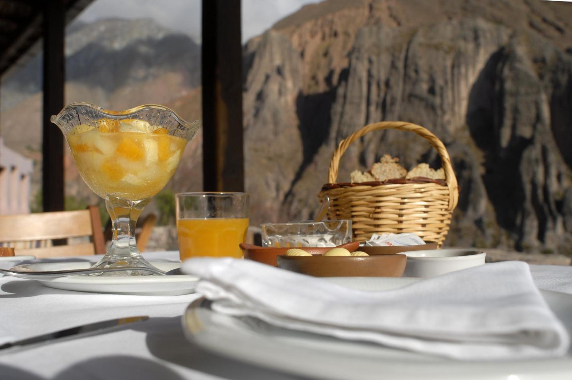 Hotel Ируя Екстериор снимка
