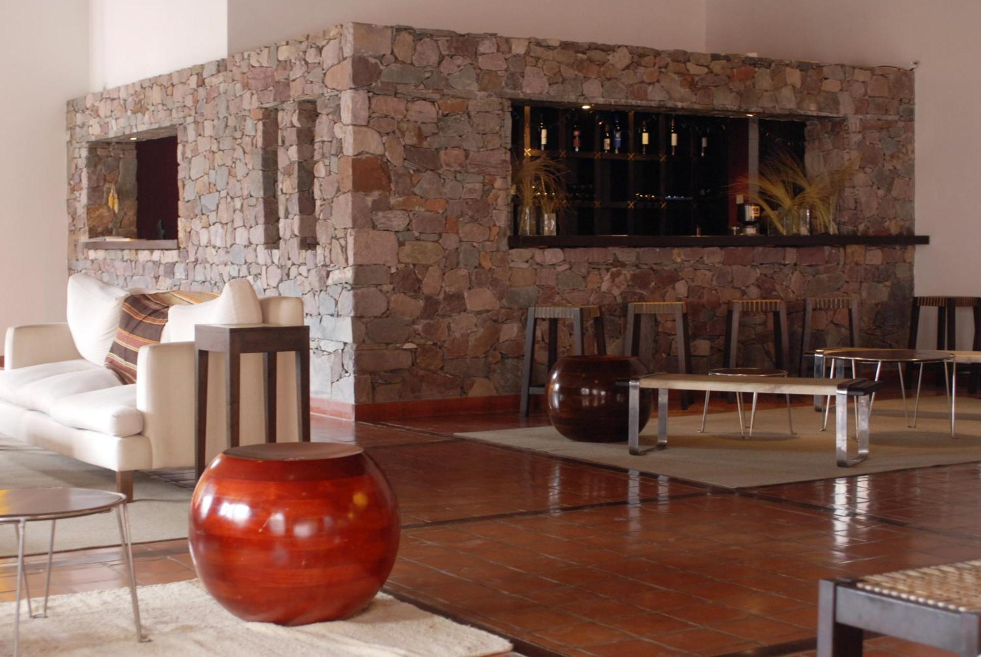 Hotel Ируя Екстериор снимка